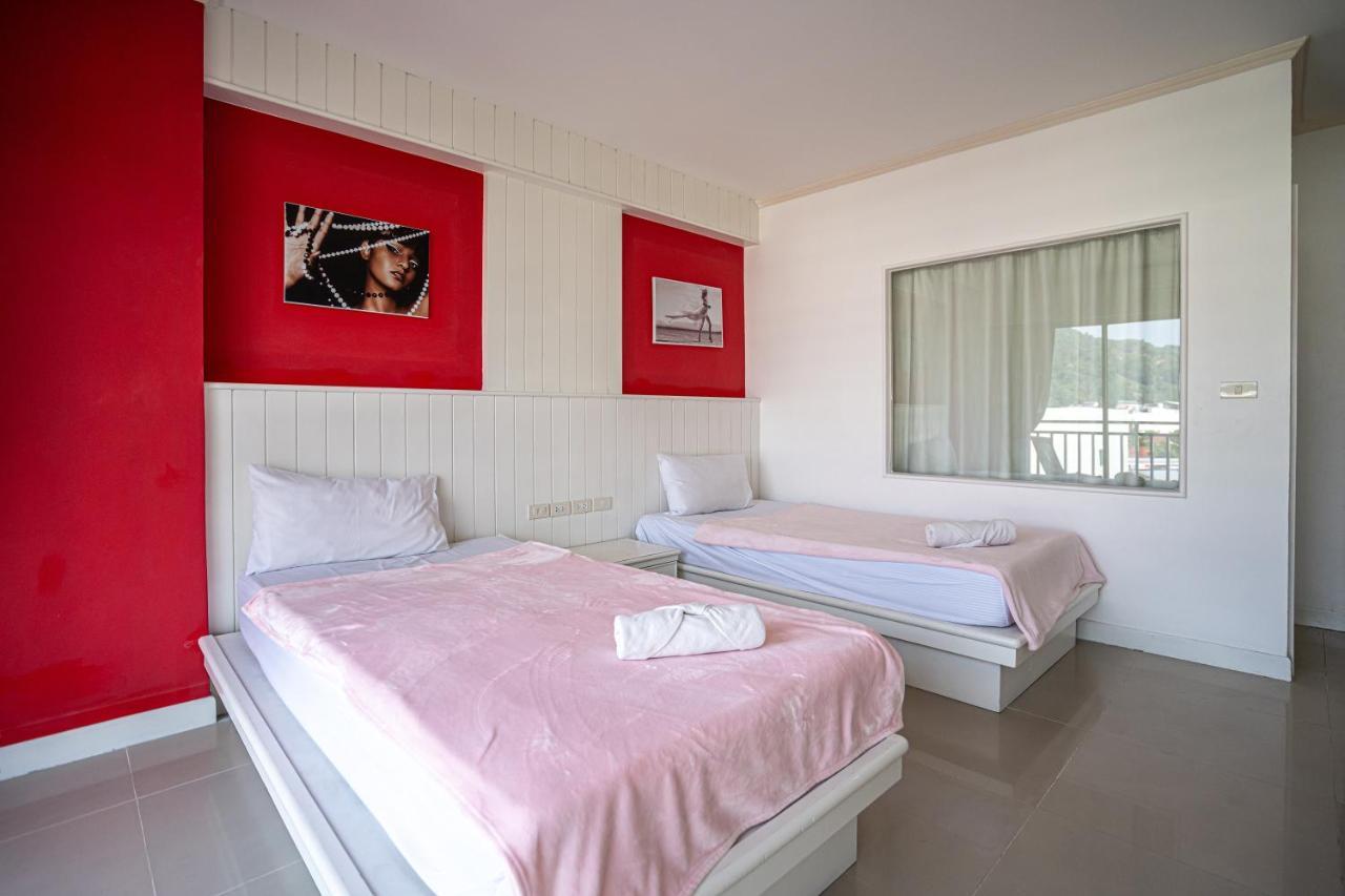 Santi White House Patong Hotel Bagian luar foto