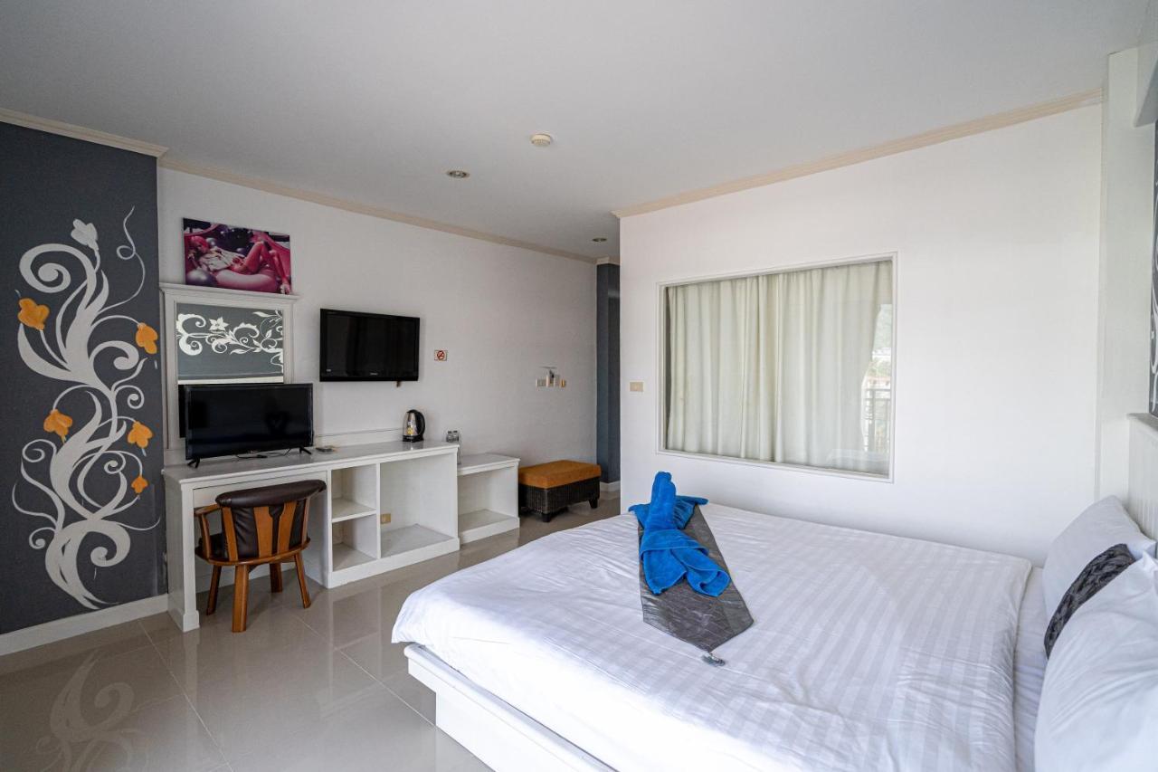 Santi White House Patong Hotel Bagian luar foto