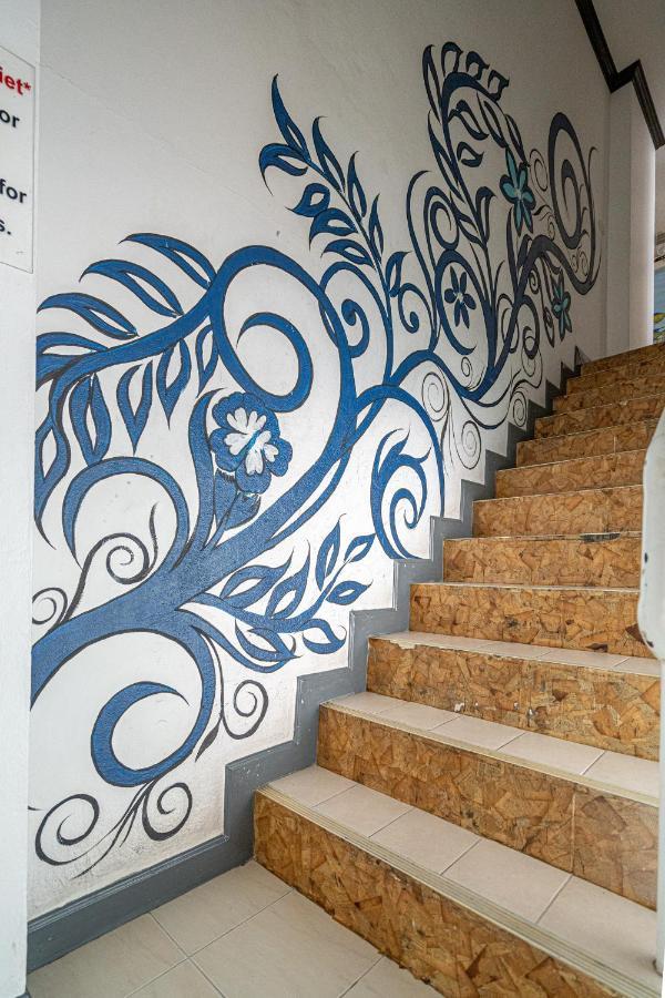 Santi White House Patong Hotel Bagian luar foto